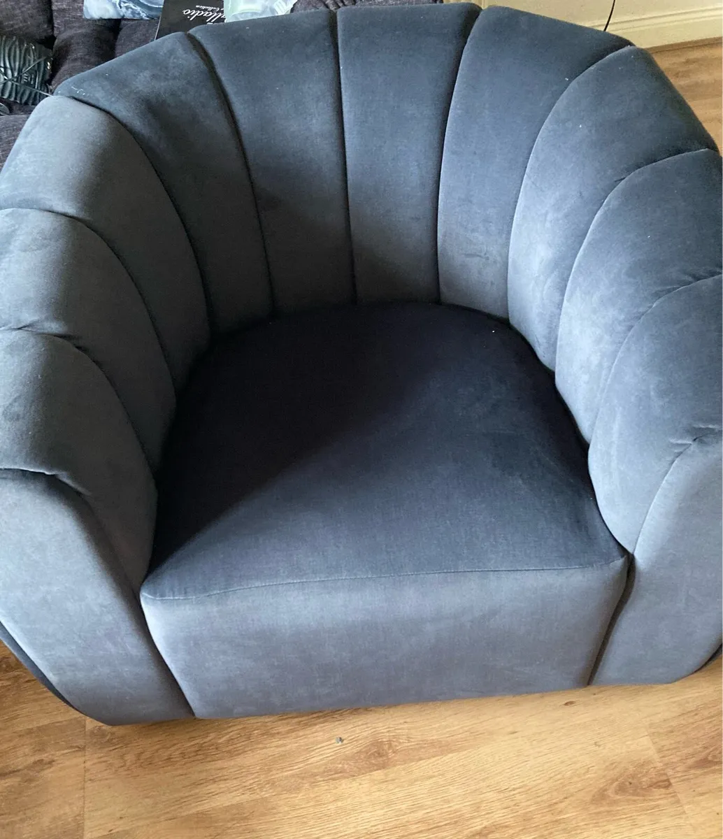Armchair swivel never used - Image 4