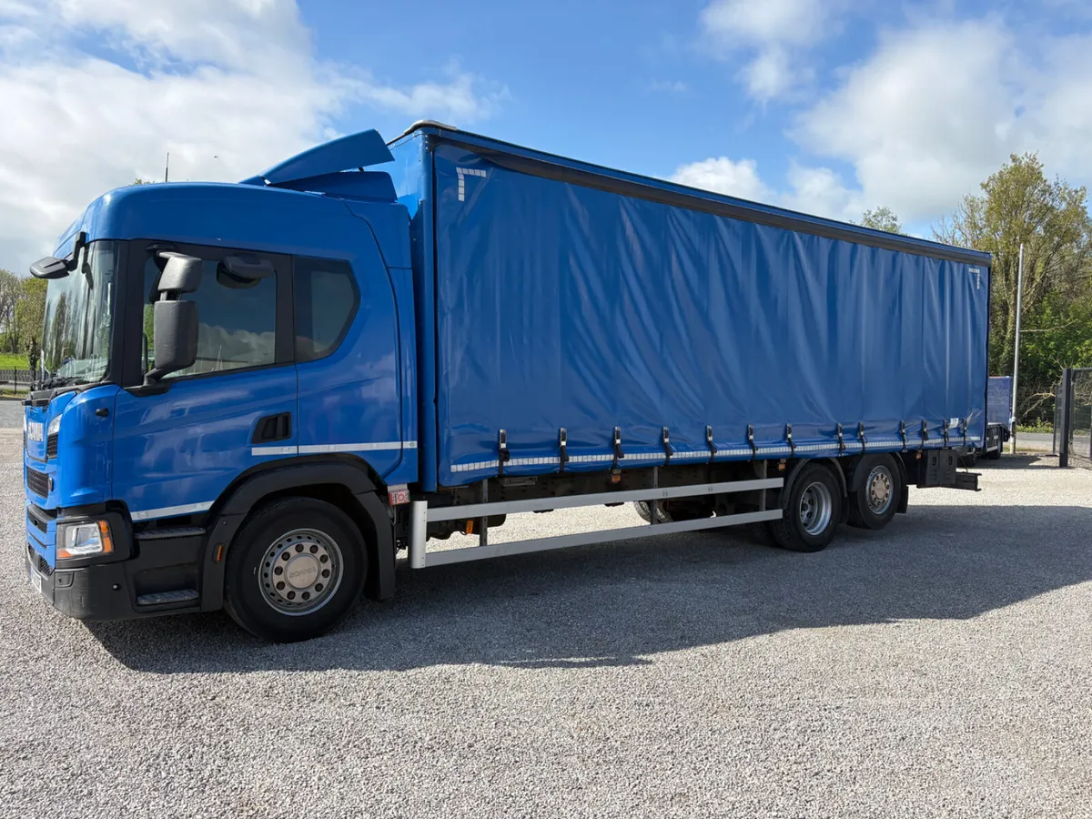 2018 Scania P320 6x2 28Ft Curtainsider - Image 3
