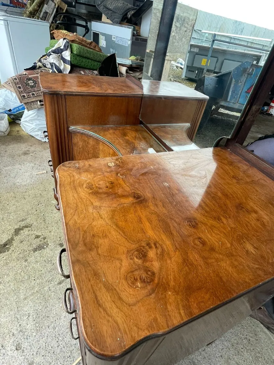 Vintage Walnut Dressing Table with Large Mirror - Image 2