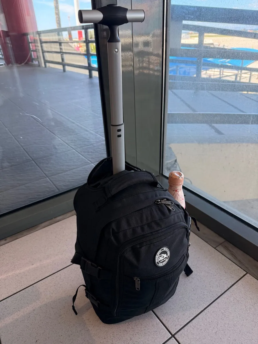 Cabin luggage case - Image 1
