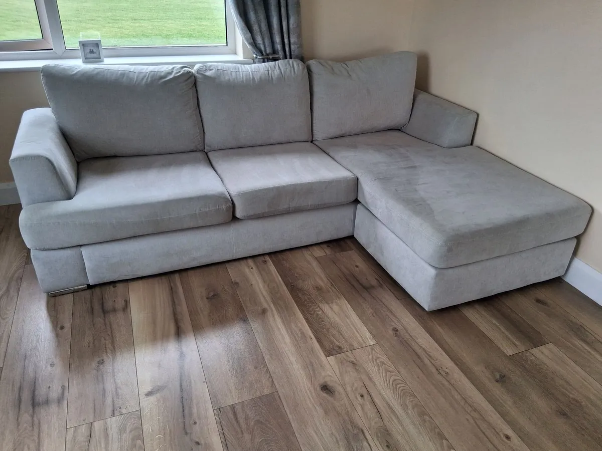 Couch - Image 2