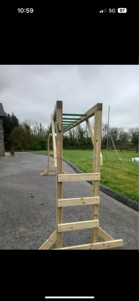 Climbing/Monkey bars - Image 4