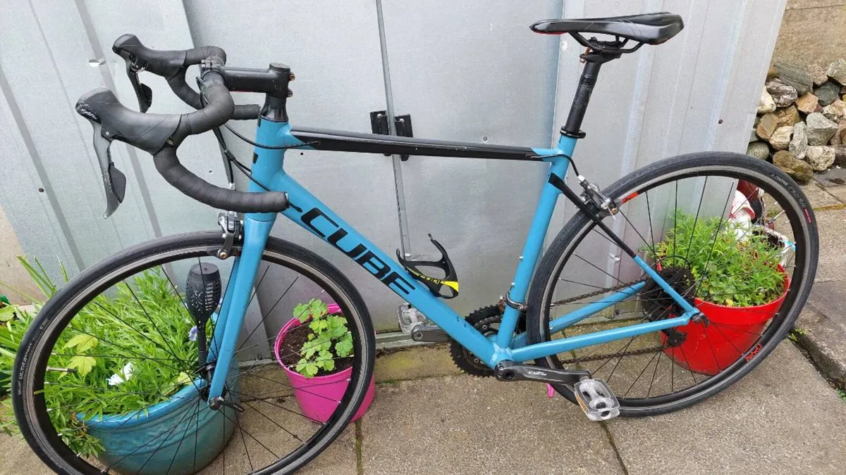 Cube Attain Road Bike - Image 2