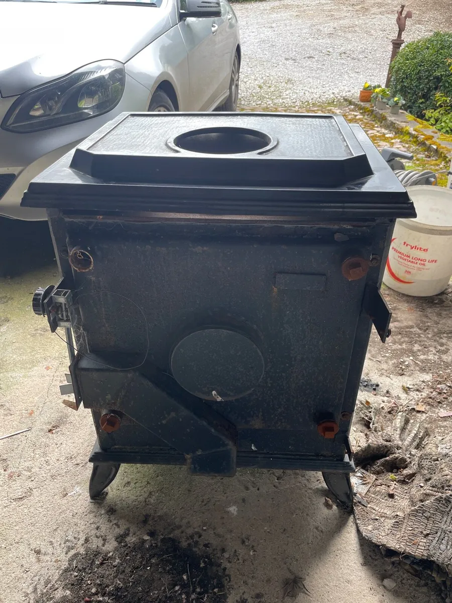 Blacksmith Stove. - Image 4