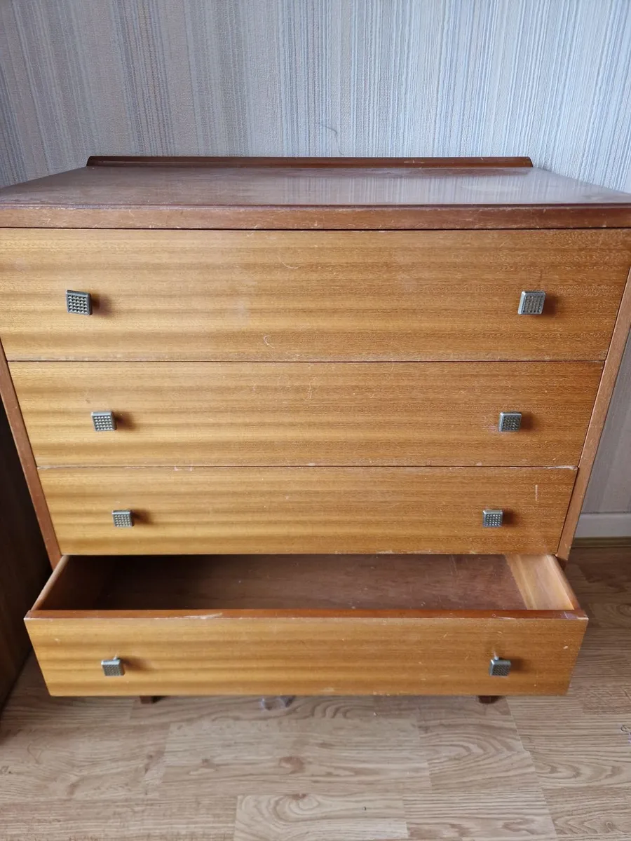 Vintage Mid-Century Style Chest of 4 Drawers - Image 2