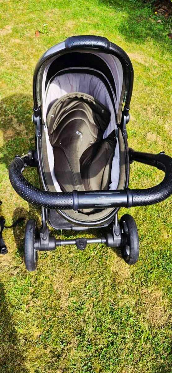 EGG Stroller &  Travel System - Image 4