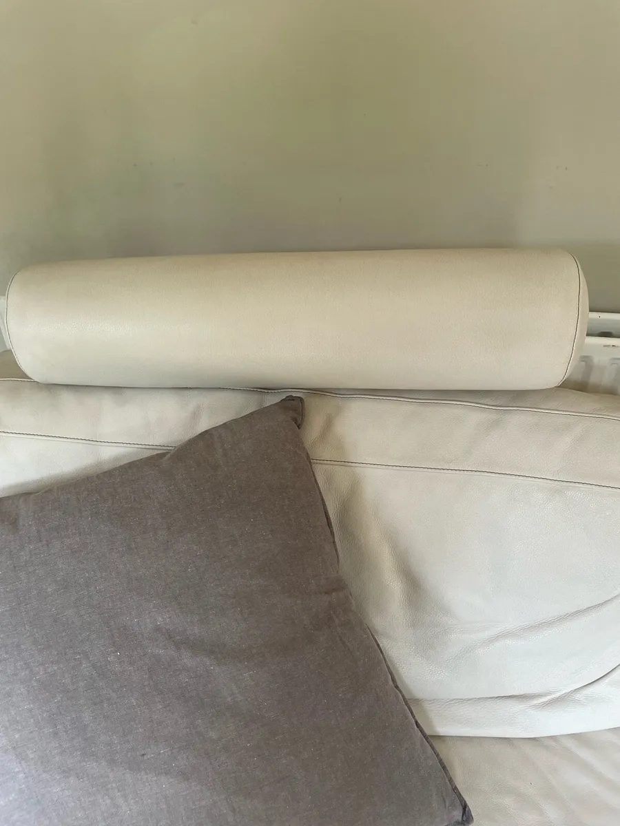 White couch - Image 2
