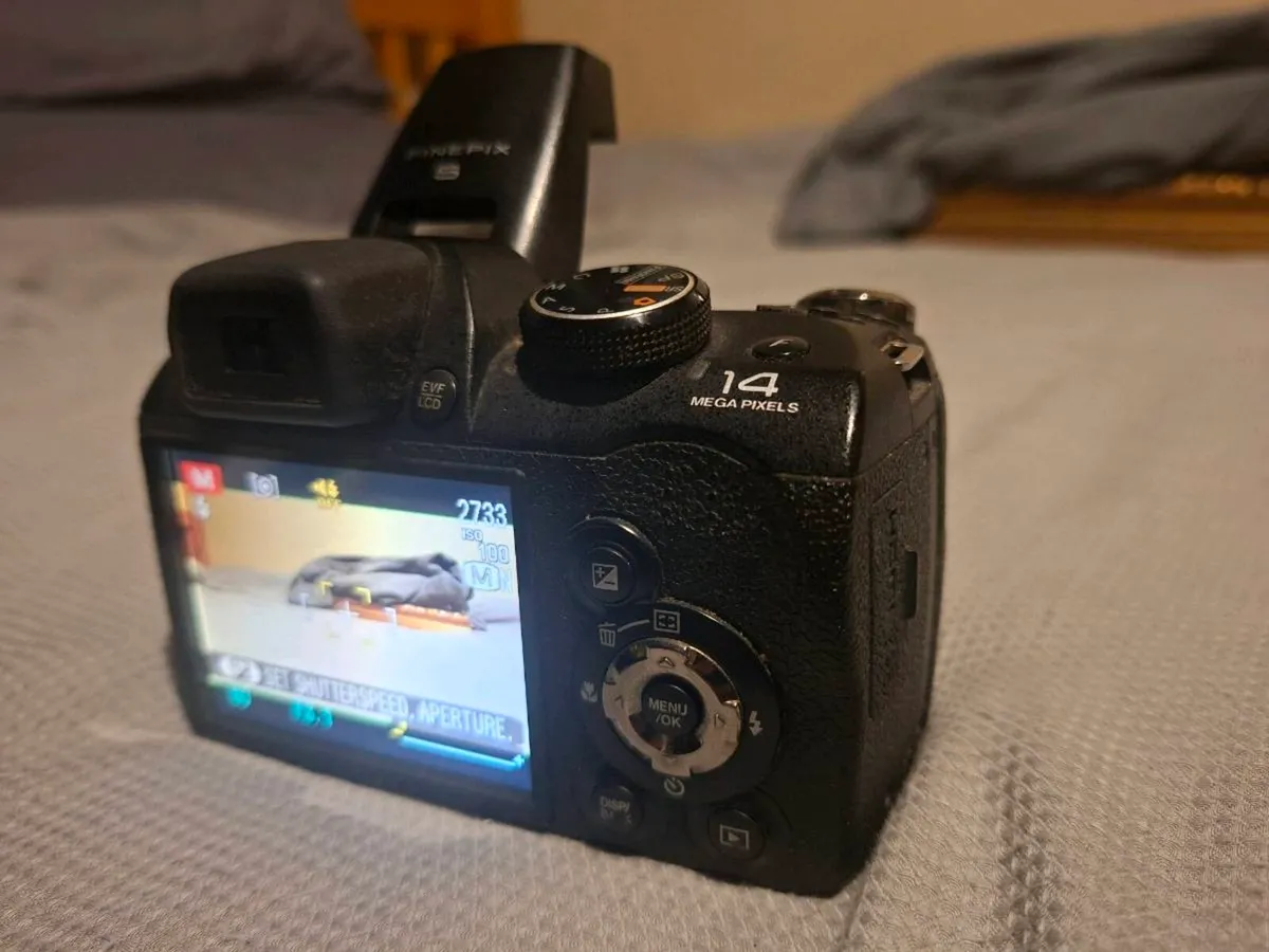 Fujifilm S4000 Black 14MP Digital Camera with SD - Image 2