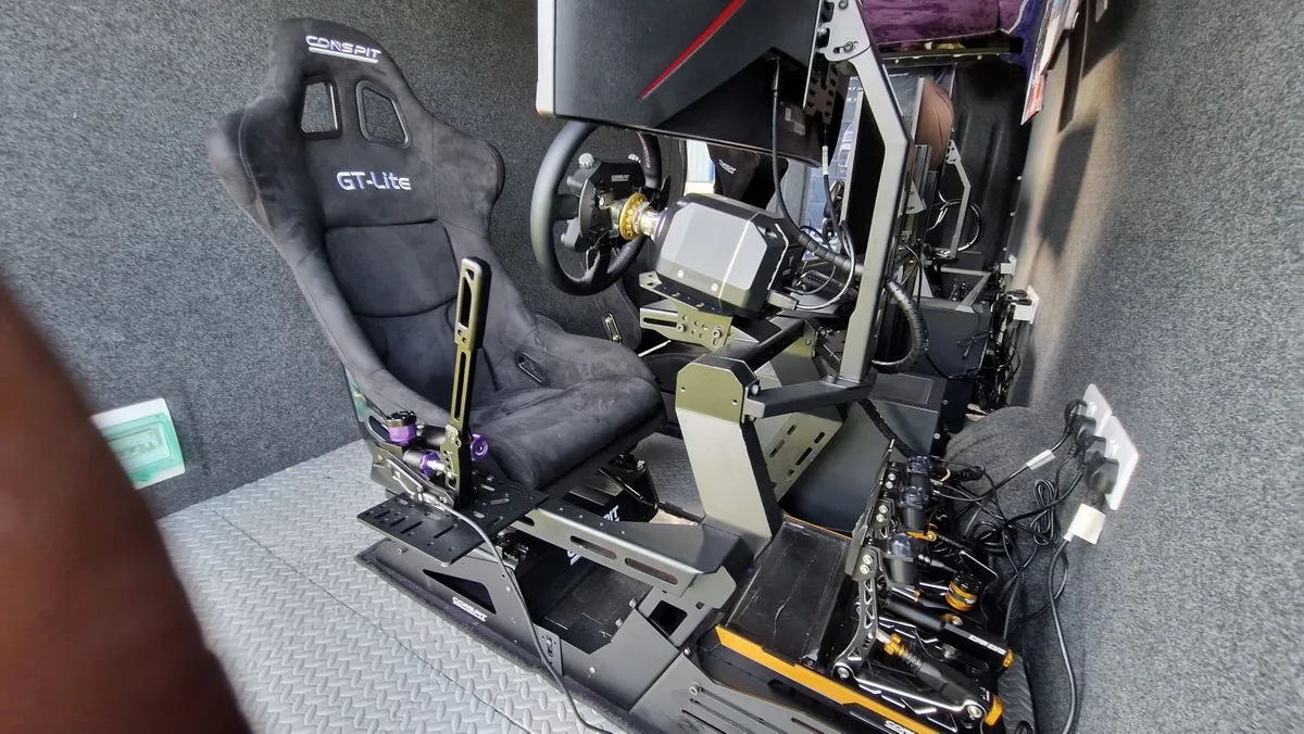 Racing simulator - Image 1