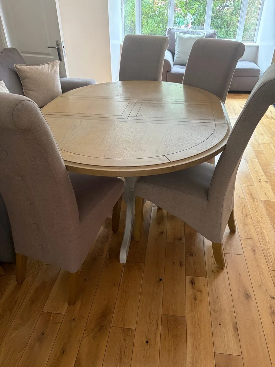 EZ Living Table and 6x chairs - Image 2