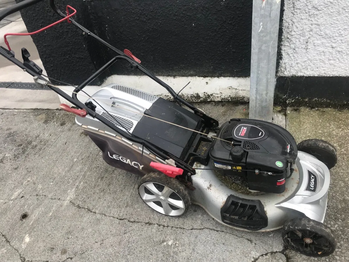 Briggs and stration Lawnmower for sale - Image 2