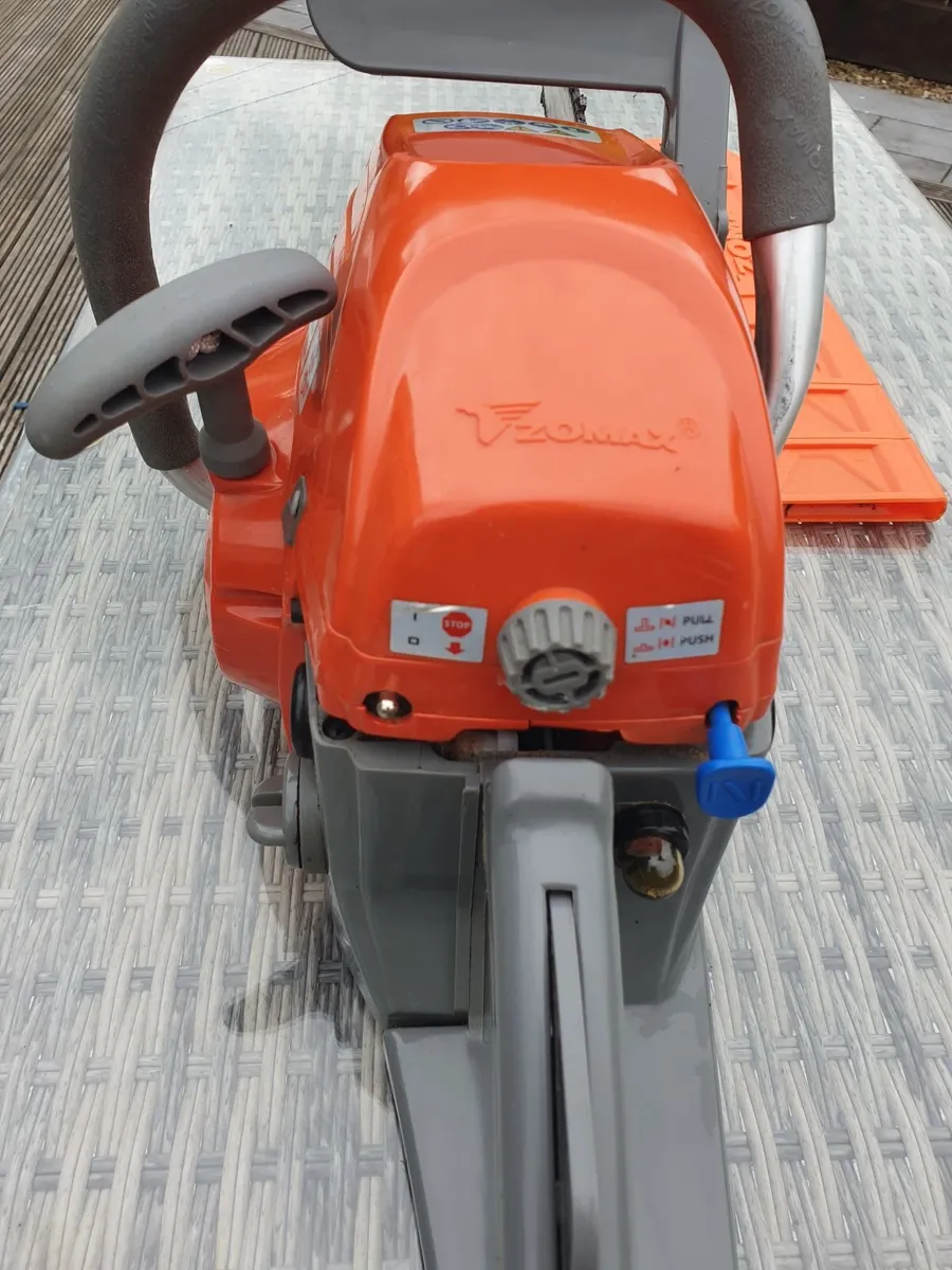 Petrol chainsaw - Image 4