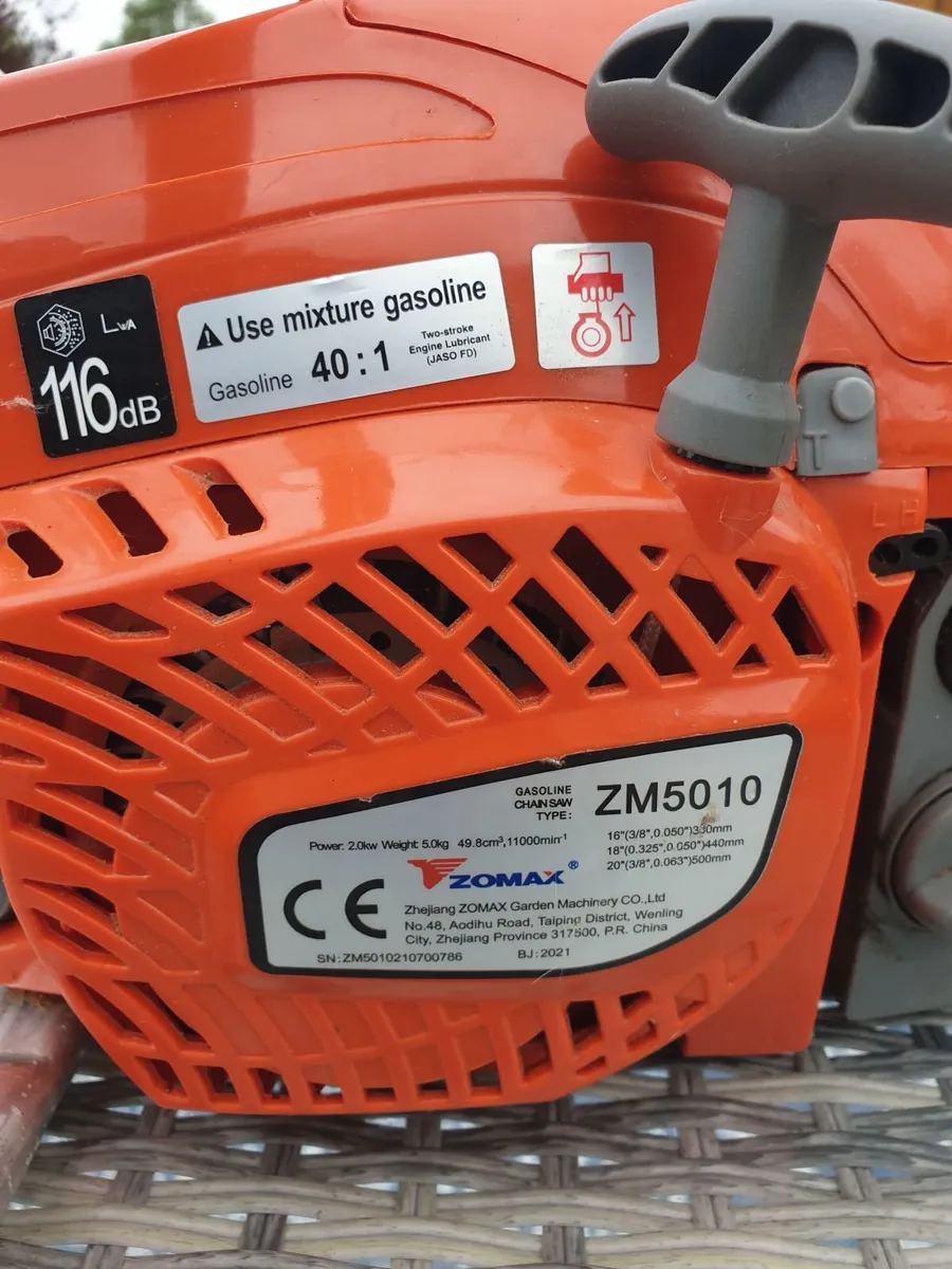 Petrol chainsaw - Image 3