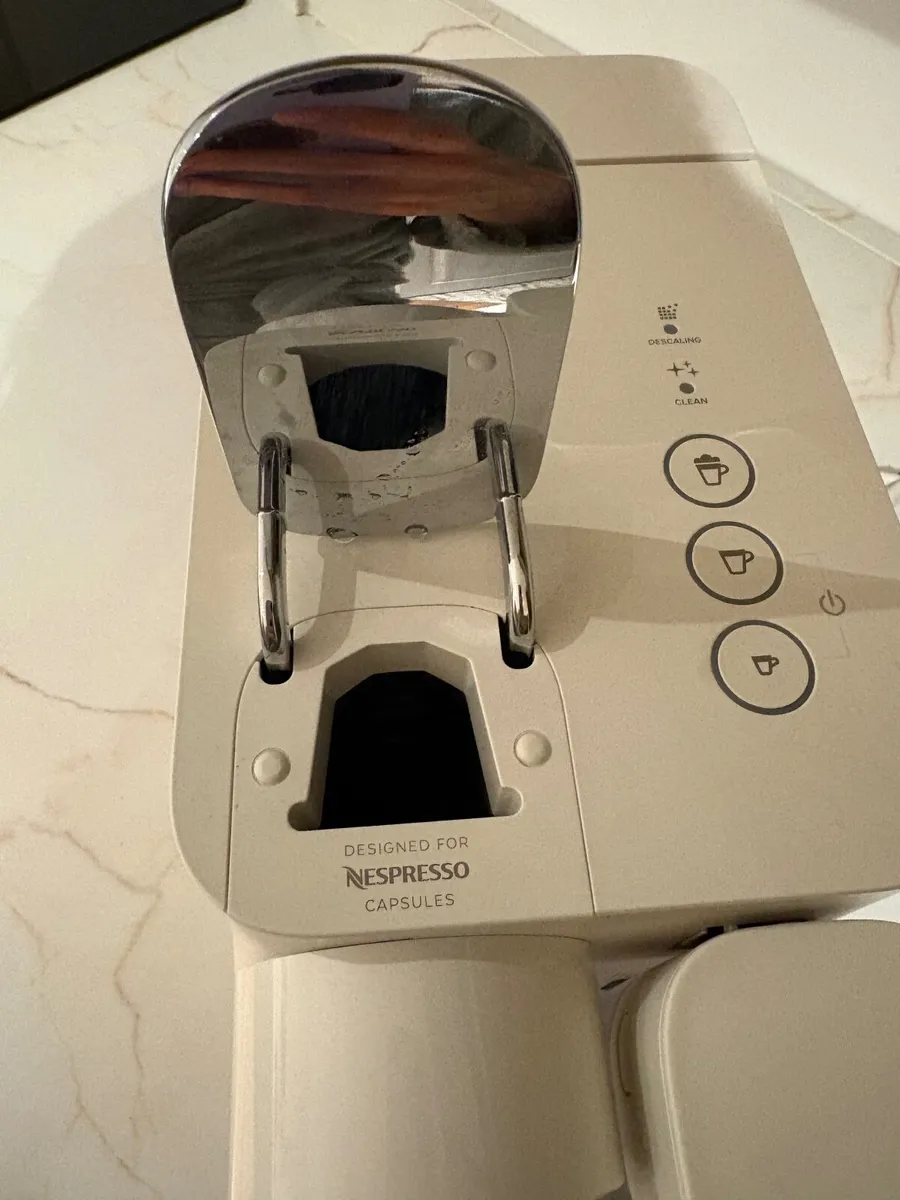 Nespresso Lattissima Pod Coffee Machine - Image 2