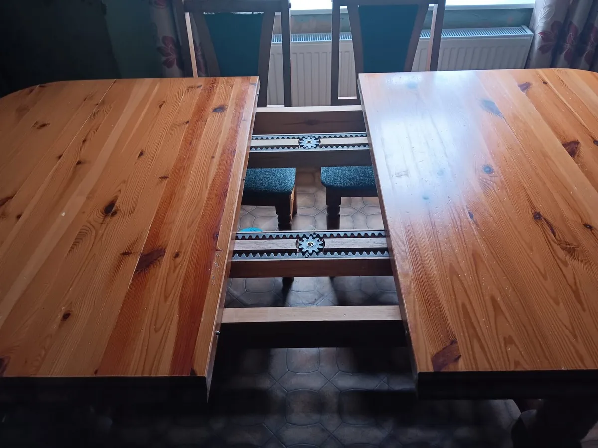 Pine Table - Image 4