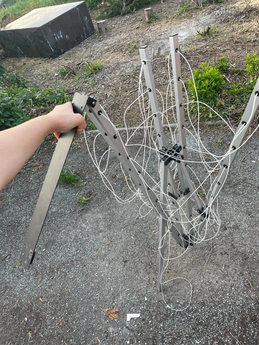 Outdoor wall clothes horse - Image 4