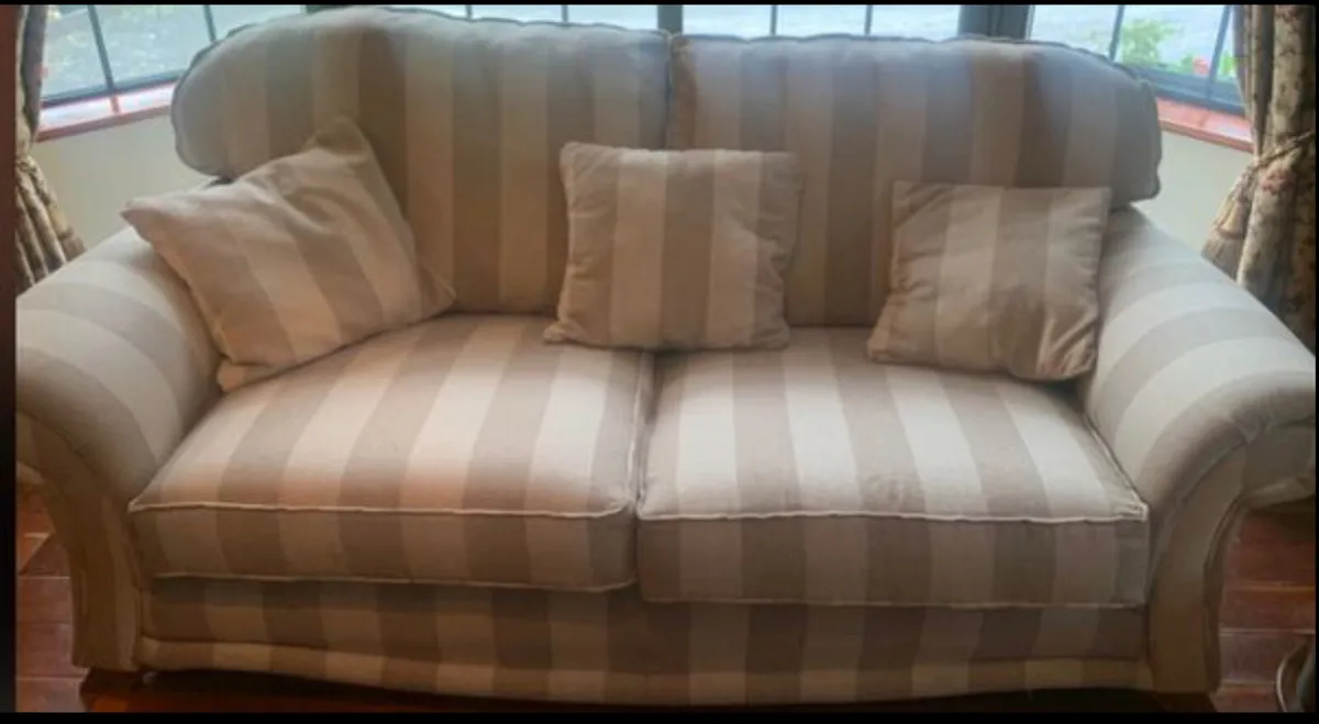 Large comfortable couches - Image 3