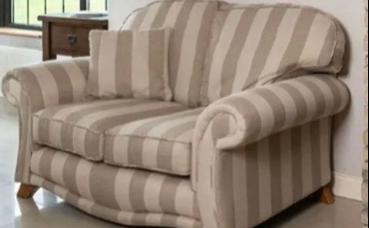 Large comfortable couches - Image 4