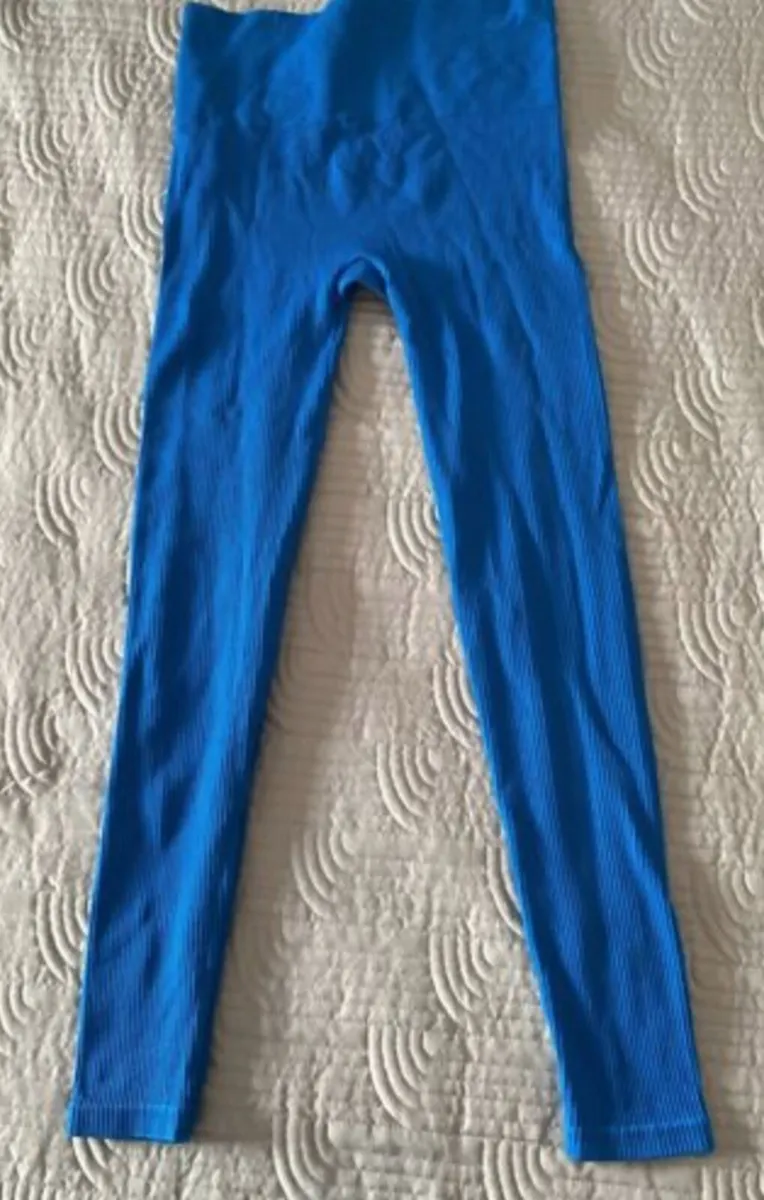 Stradivarius Leggings Size M - Image 1