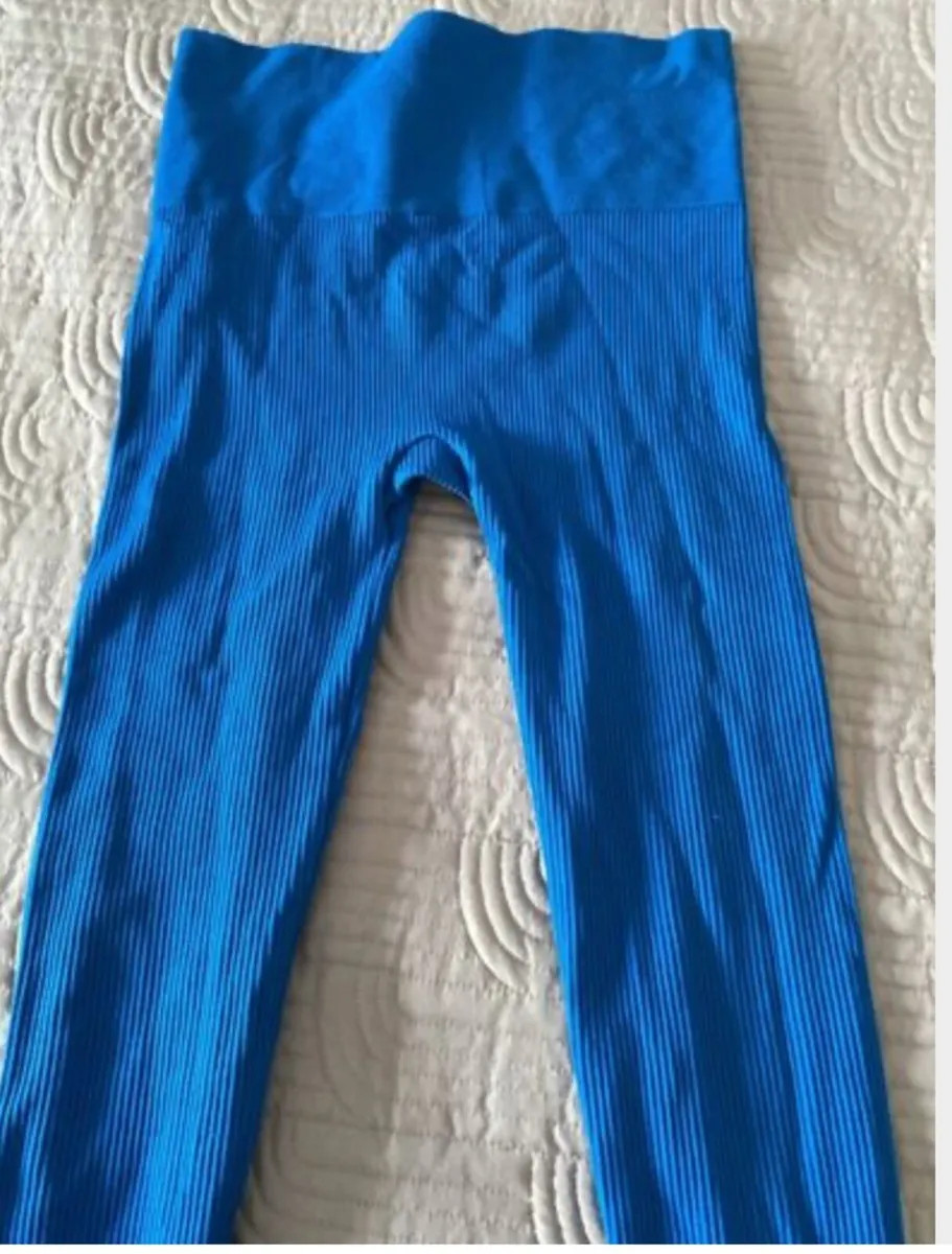 Stradivarius Leggings Size M - Image 2
