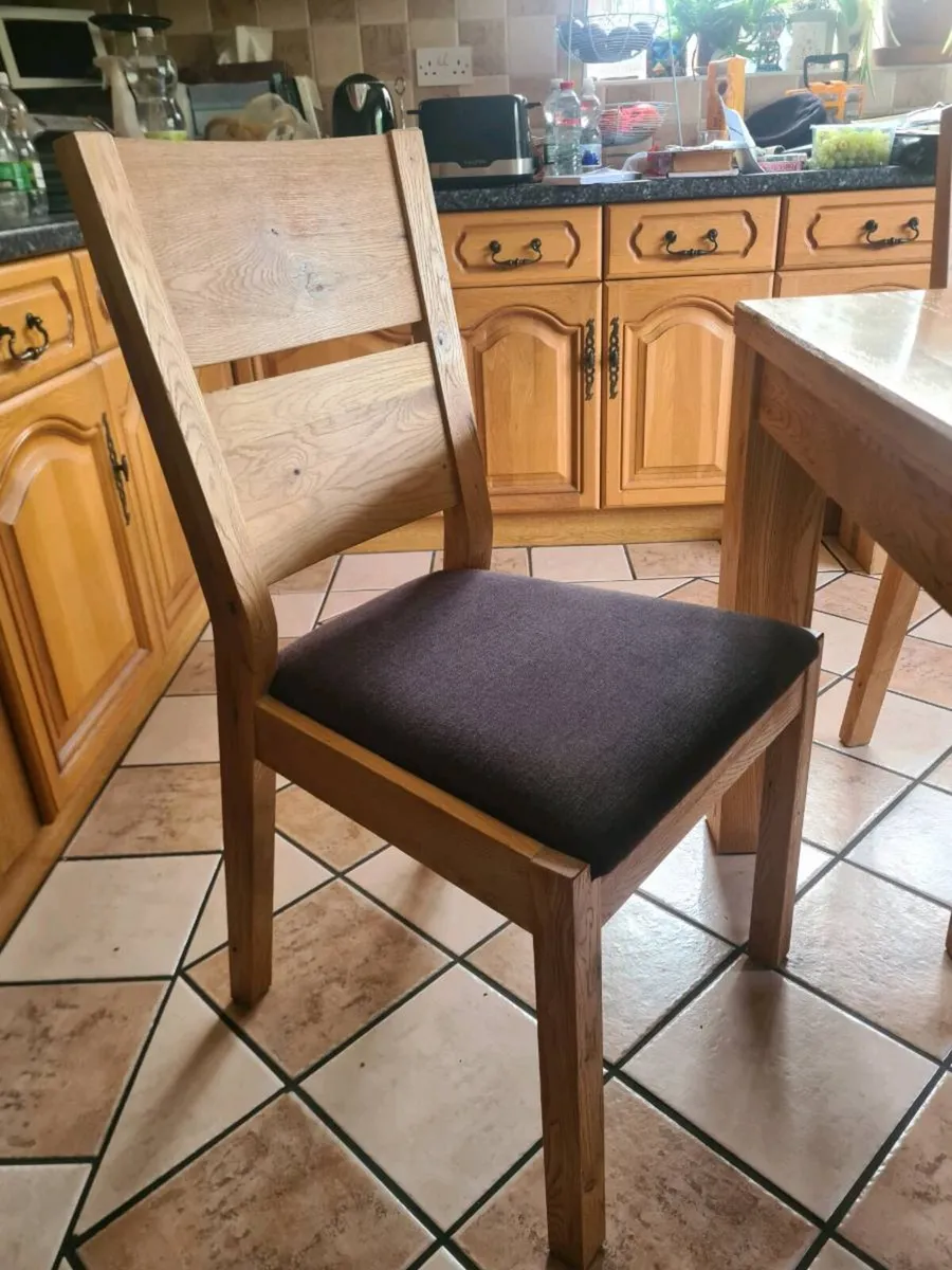 Kitchen Table and Chairs - Image 3