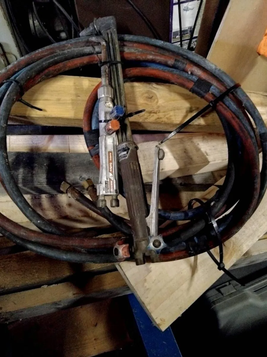 Gas pipes
