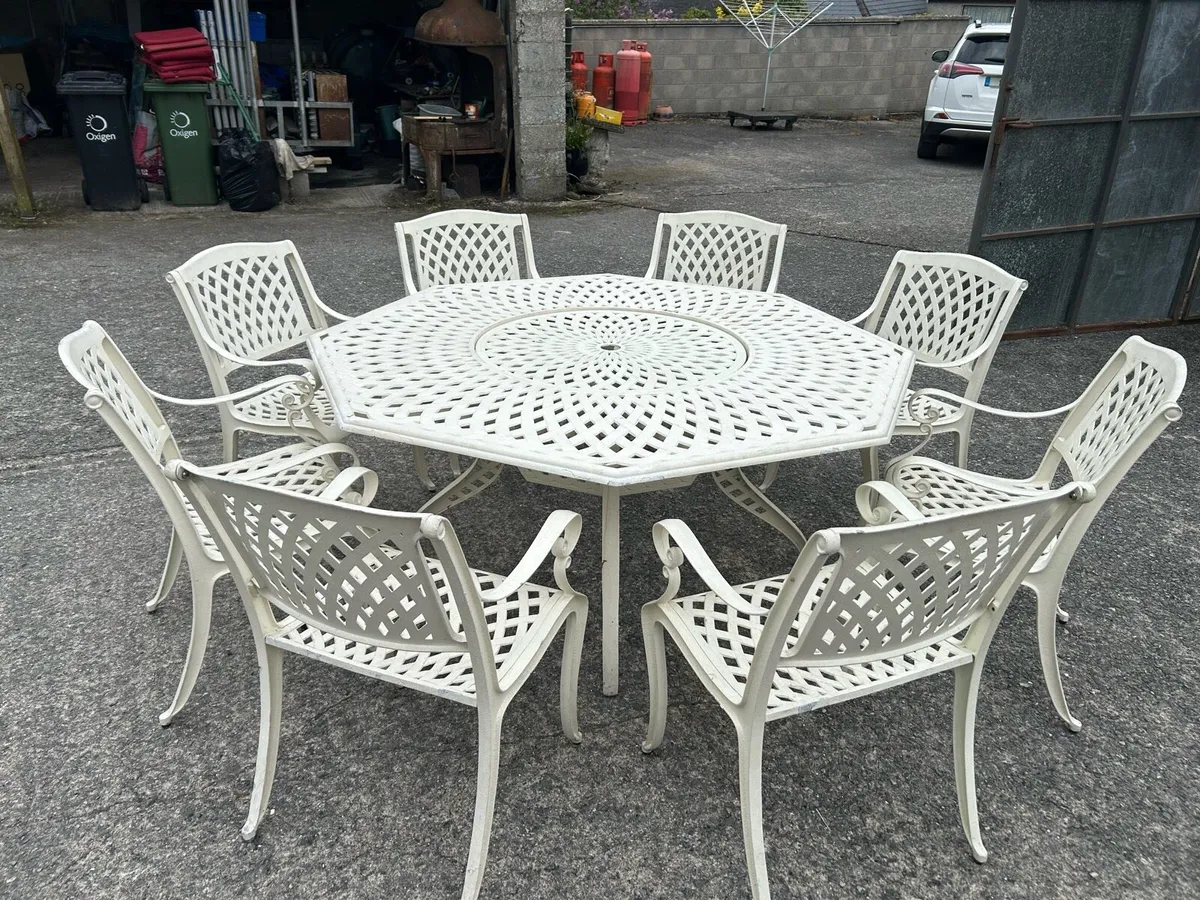 Garden Table and chairs - Image 3