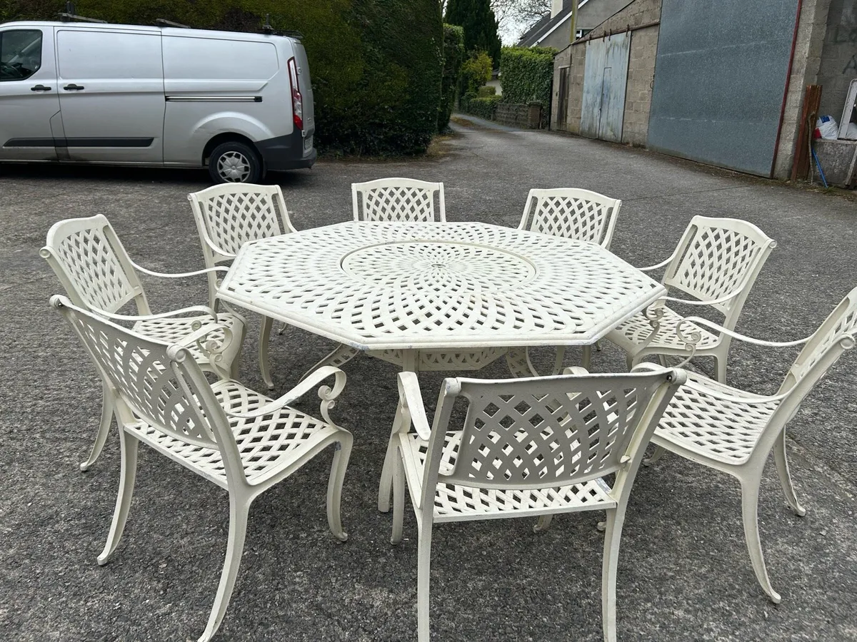 Garden Table and chairs - Image 4