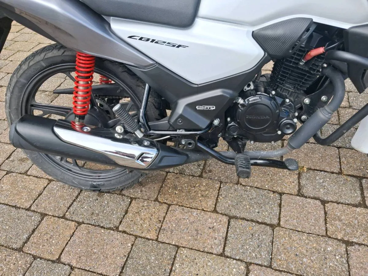 Honda CB125F - Image 4