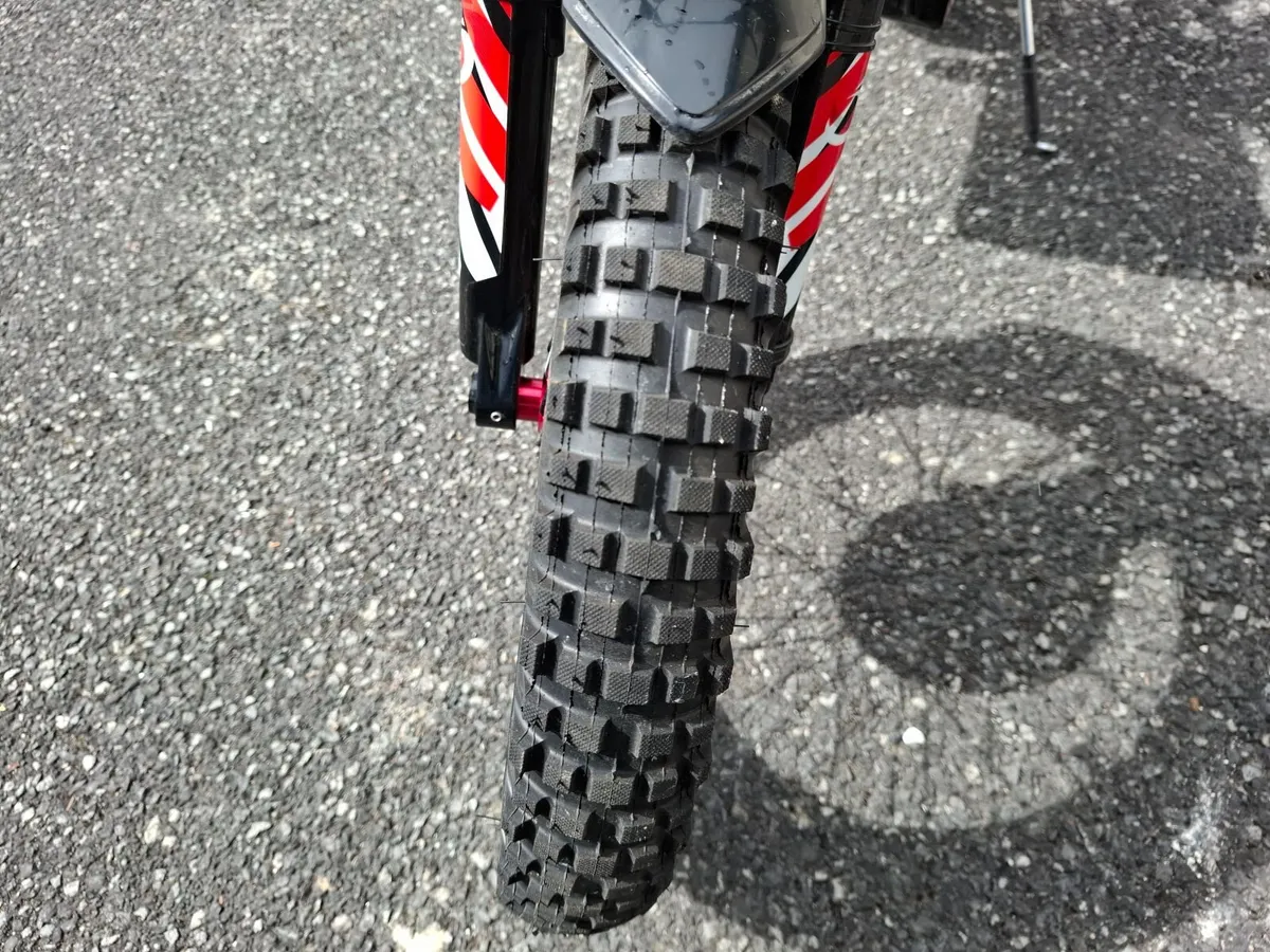 Trials motorcycle - Image 3