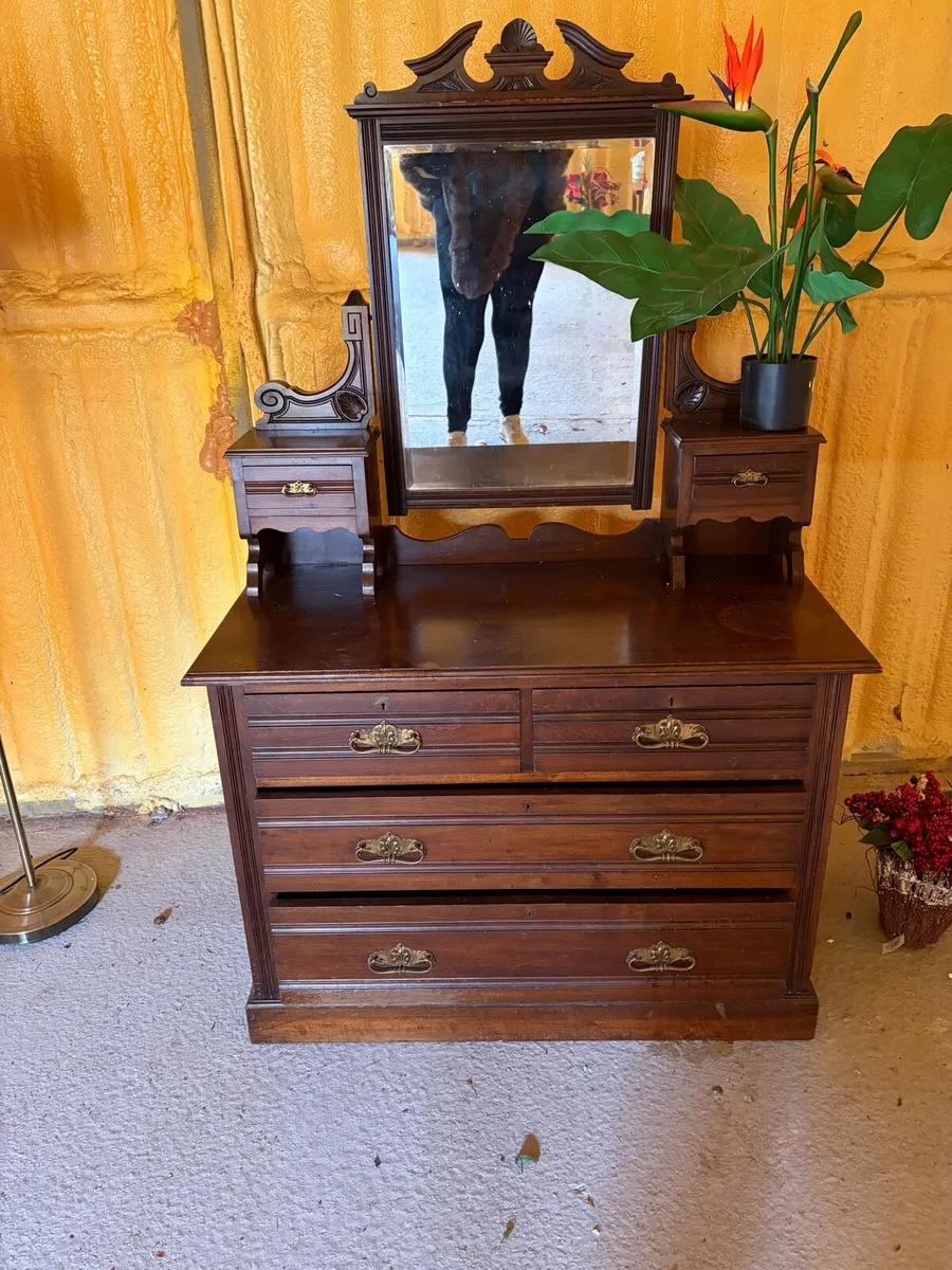 Chest of drawers with mirror - Image 1