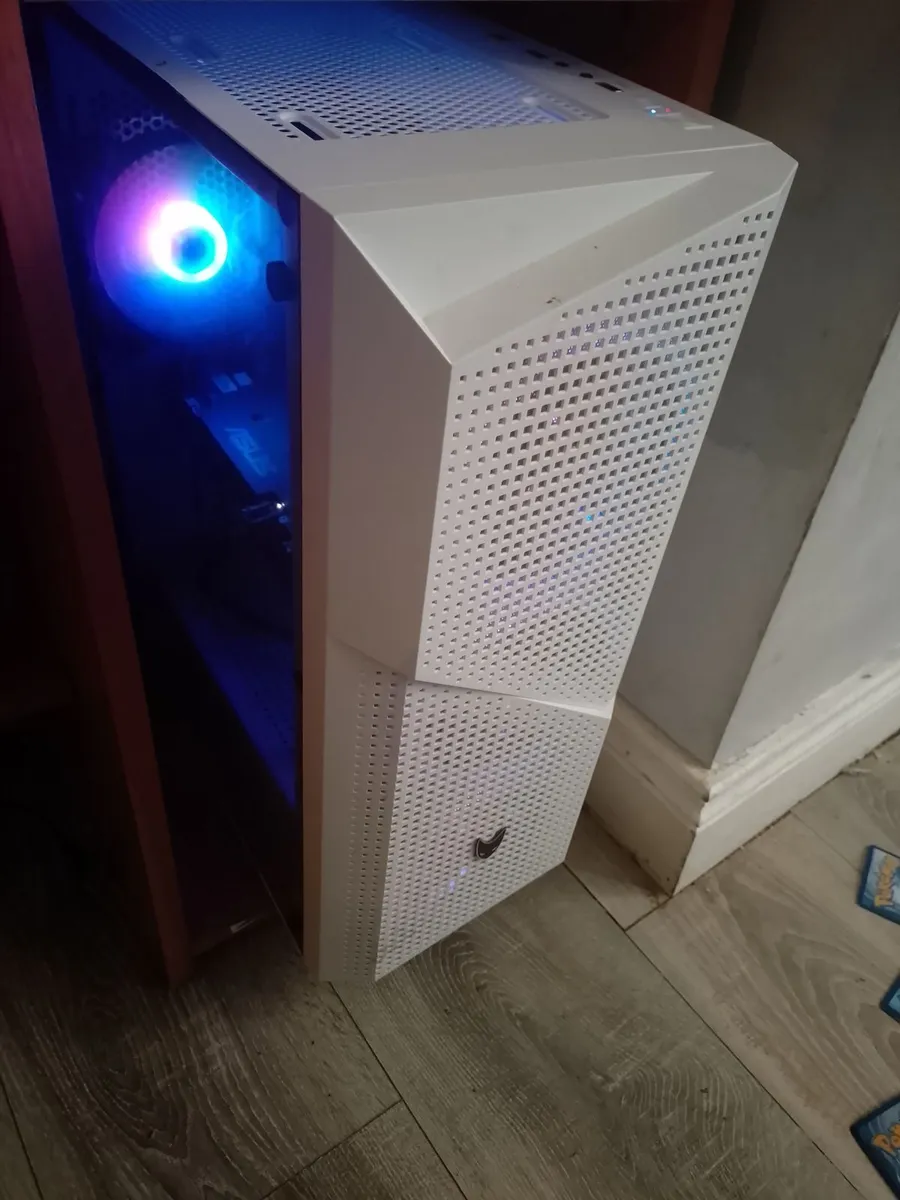 Gaming pc set up best offer takes today - Image 4
