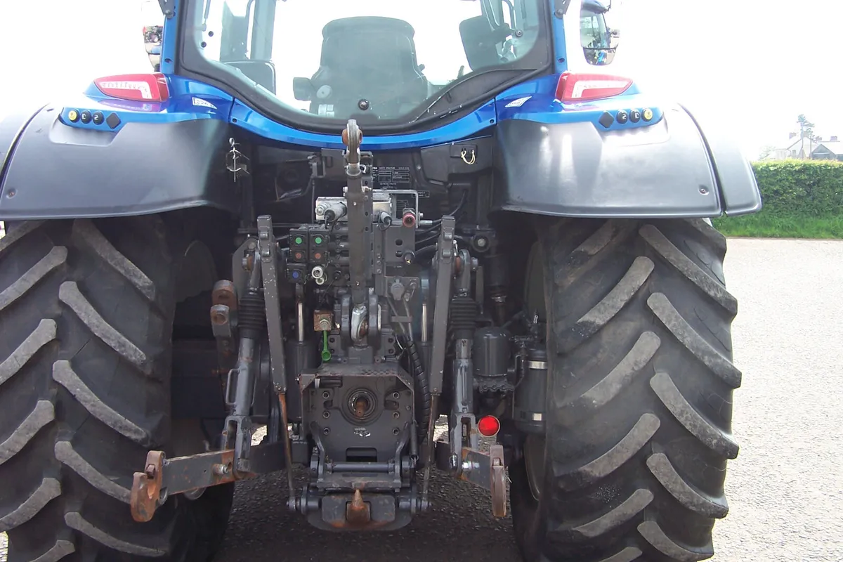 2019 Valtra N174A - Image 4
