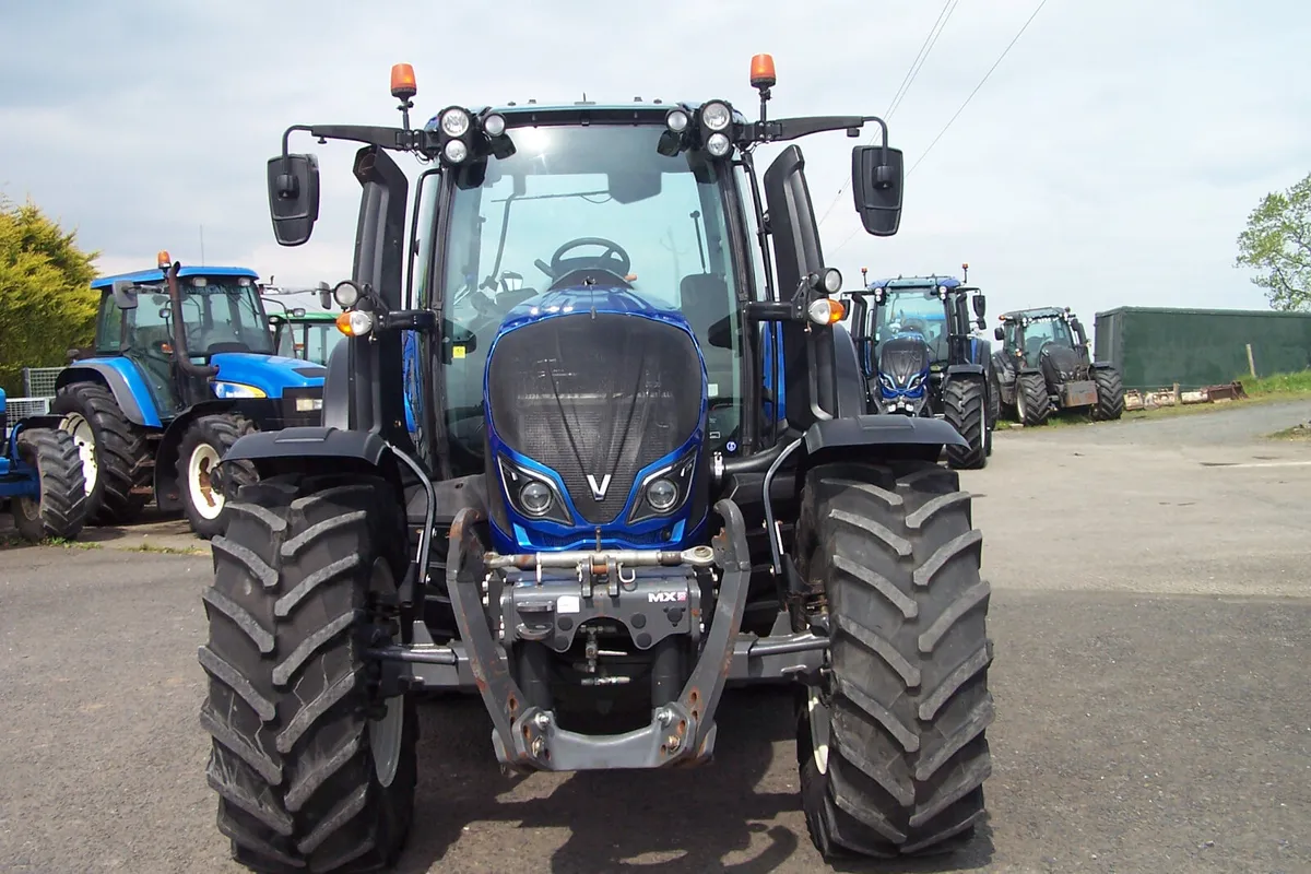 2019 Valtra N174A - Image 2