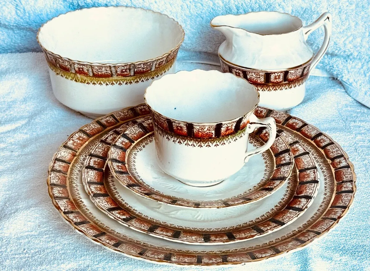 Vintage tea sets - Image 1