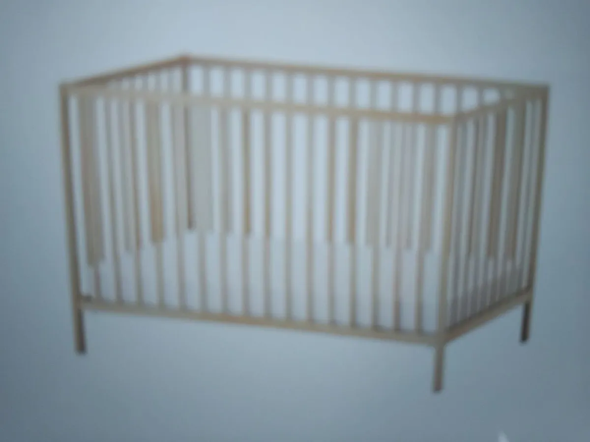 Cot (flat pack / complete) - Image 1