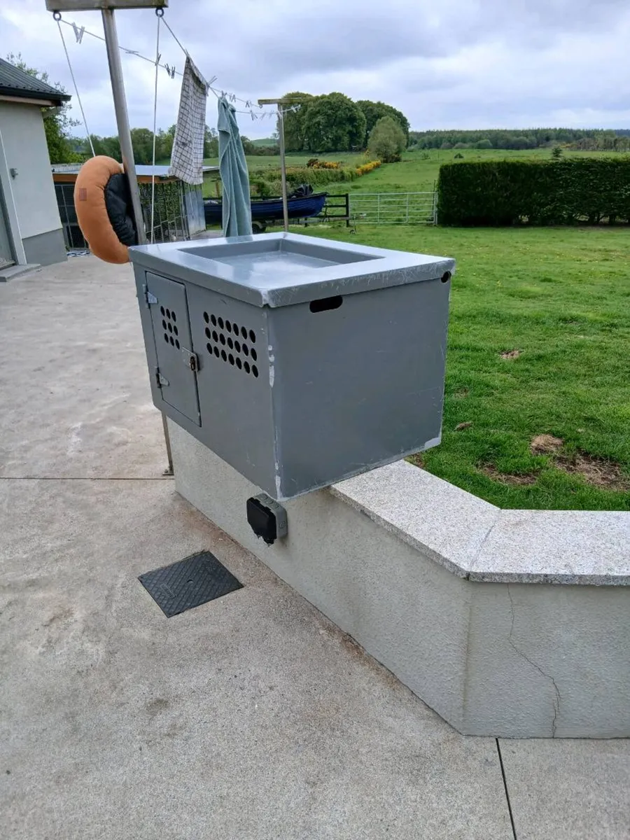Dog Box - Image 2