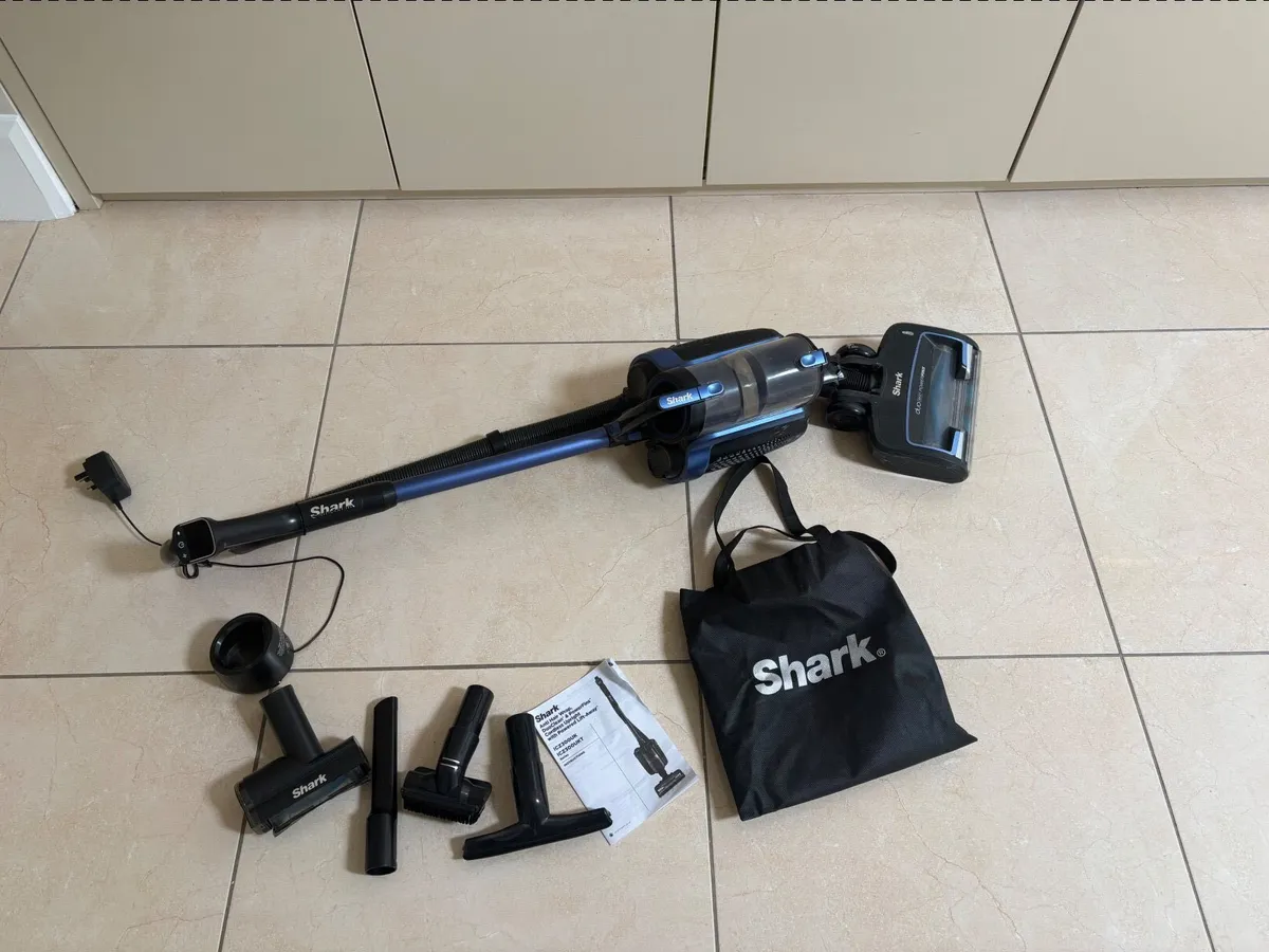 Shark upright vacuum cleaner - Image 2