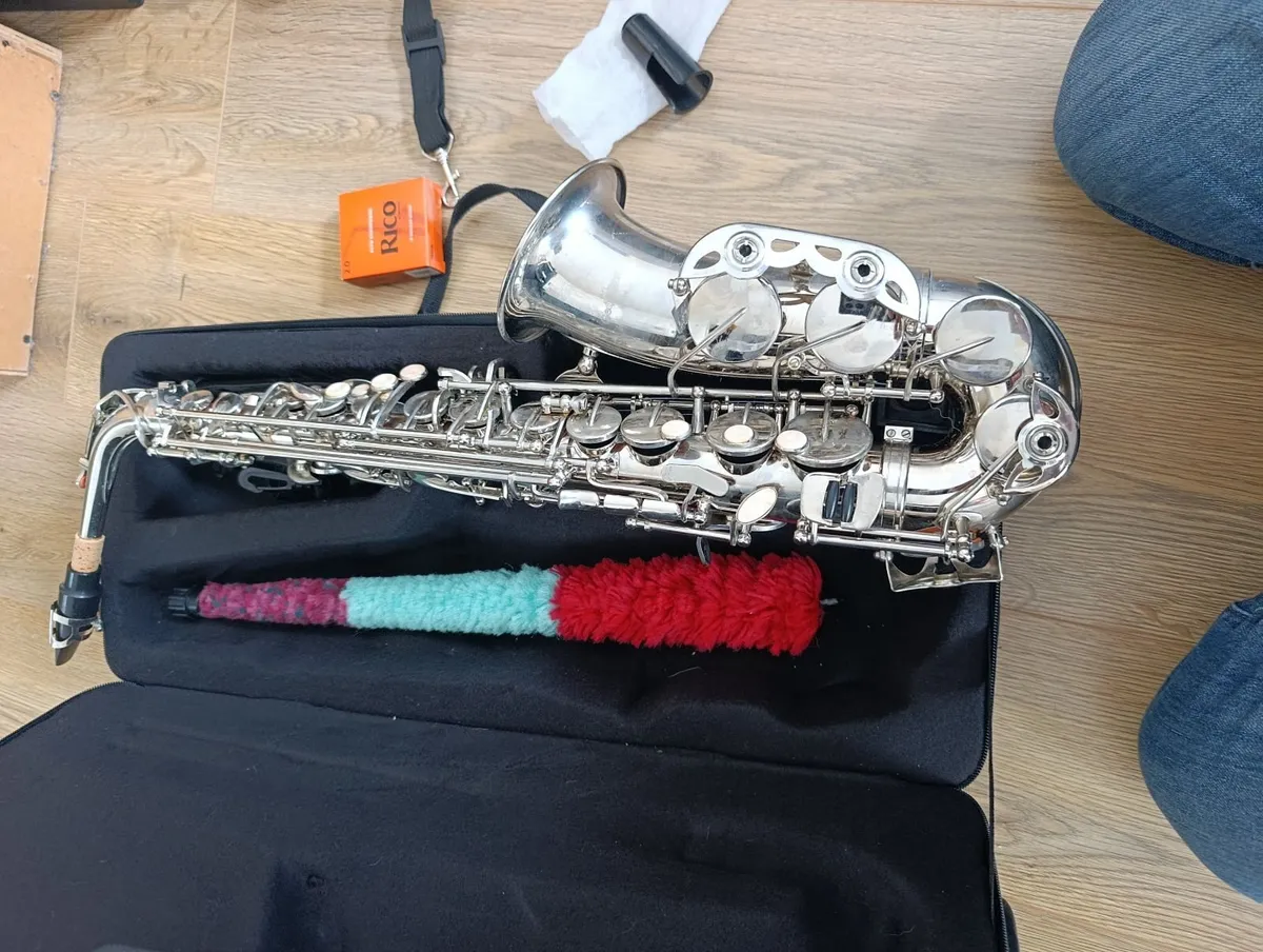 Saxophone - Image 2