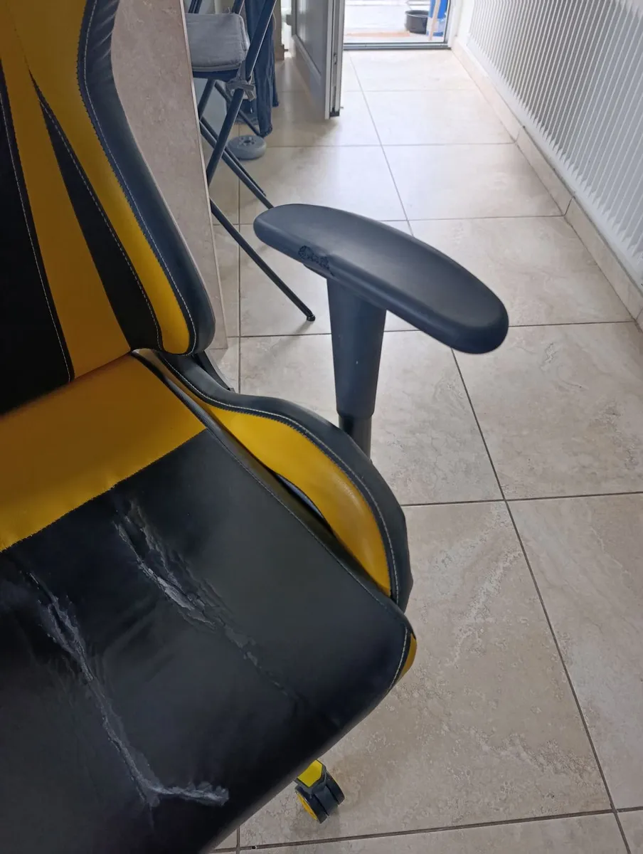Gaming chair - Image 1