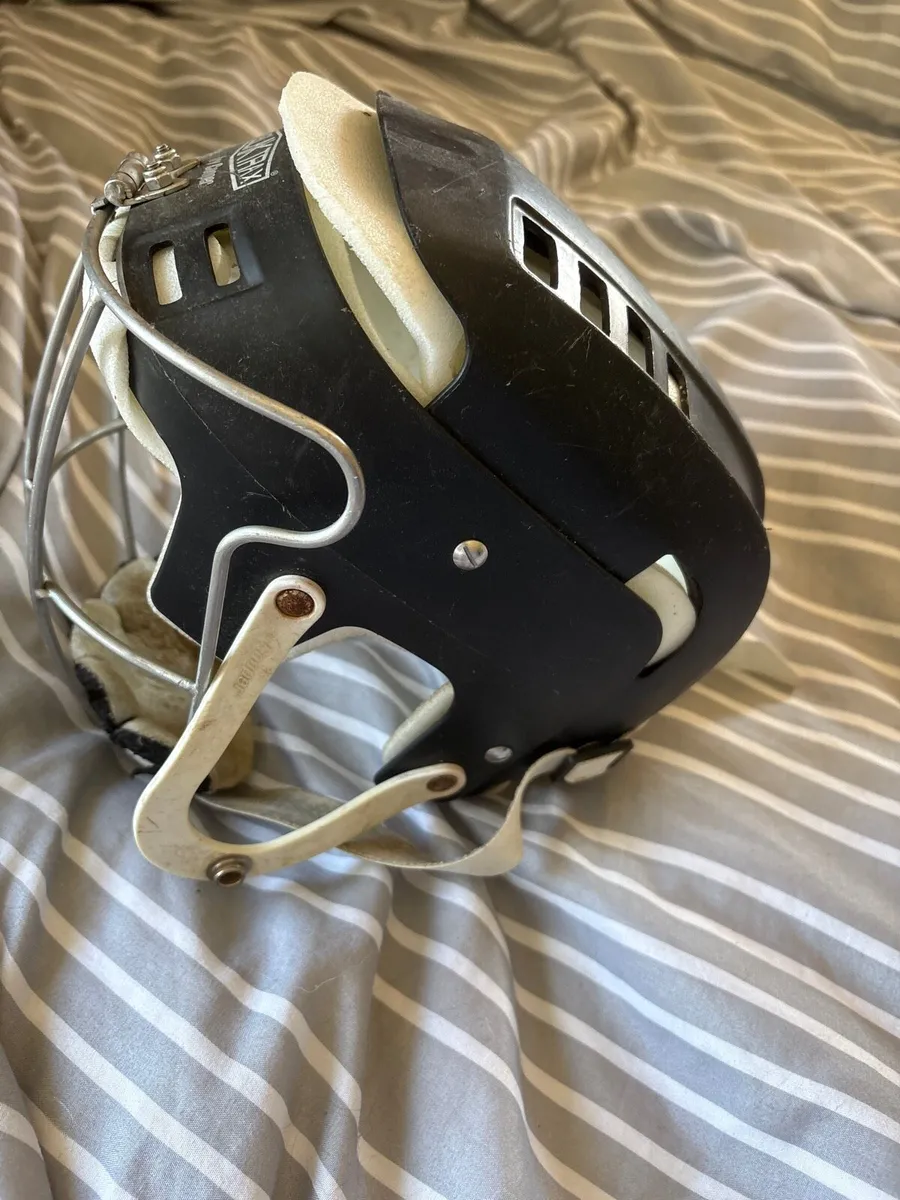 Cooper blak trax hurling helmet - Image 2