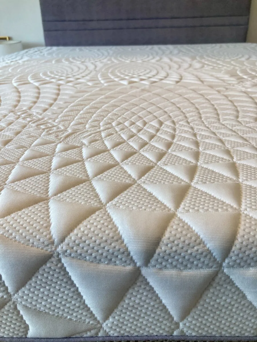 JYSK King Size Memory Foam Mattress - Image 4