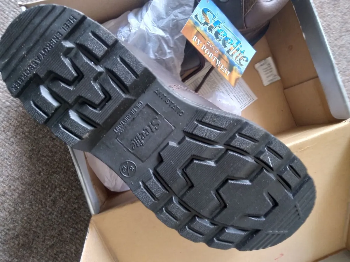 Boots steel toe cap Brand New - Image 1