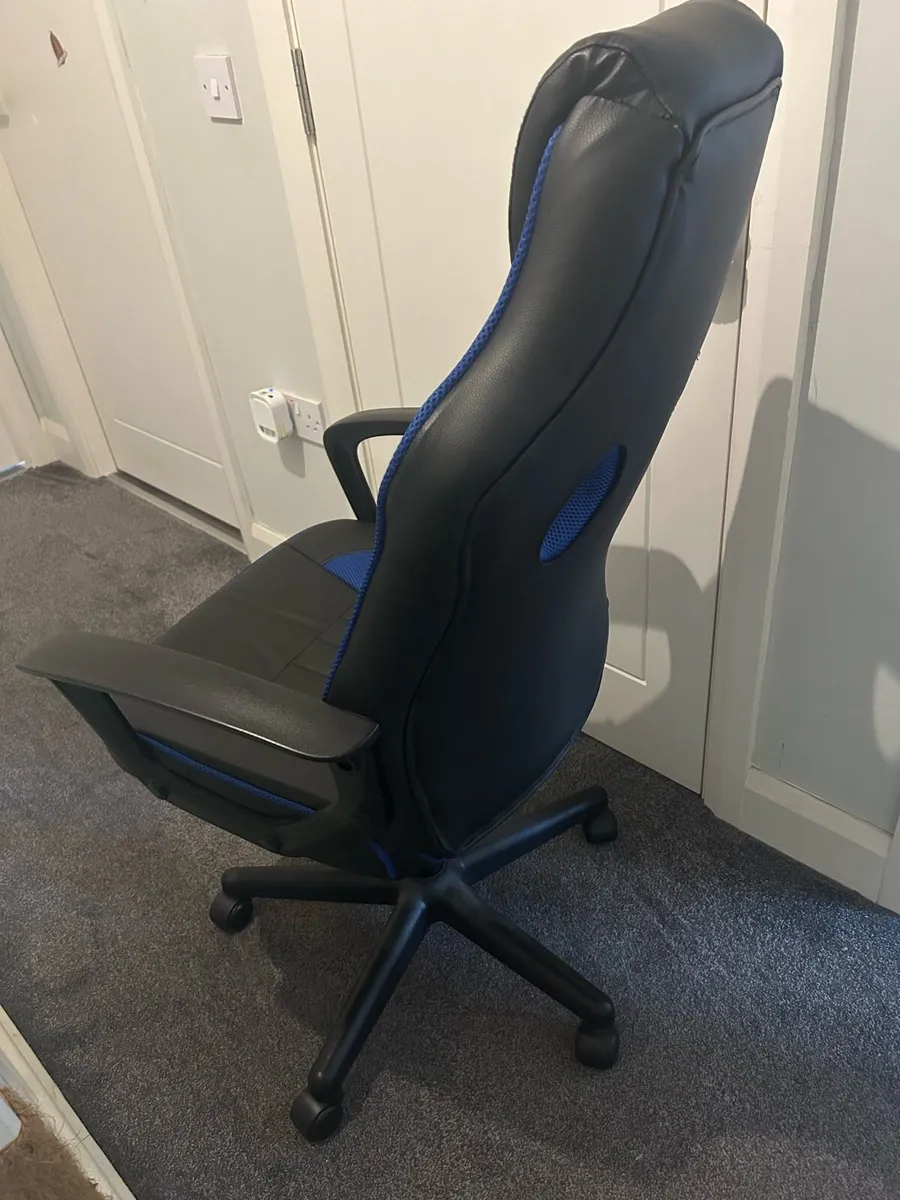 Gaming chair - Image 2