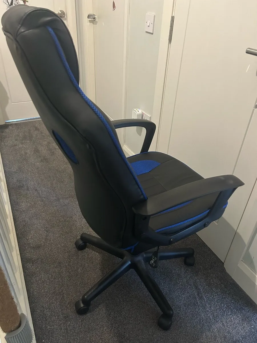 Gaming chair - Image 3