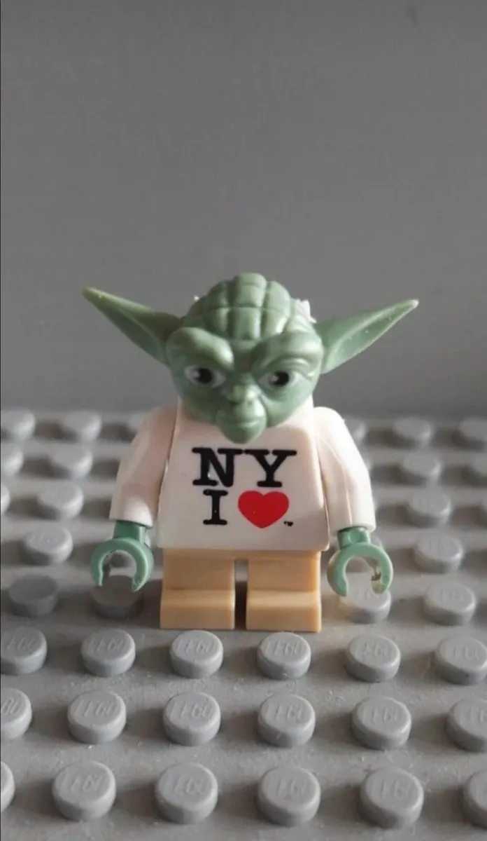 Lego nyc figure real with official lego logo - Image 1