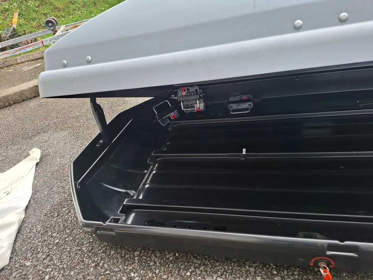 Roofbox - Image 1