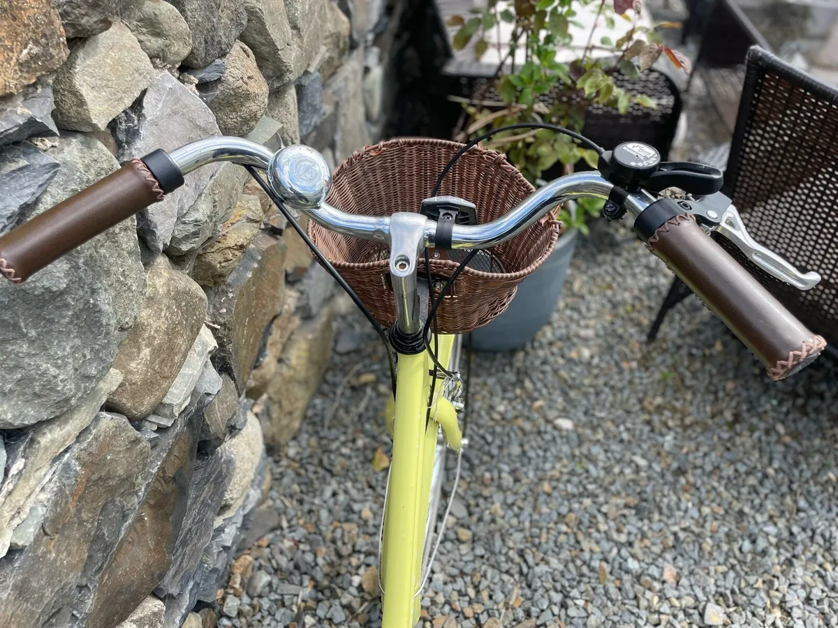 Dawes Cambridge heritage-style city bike - Image 2