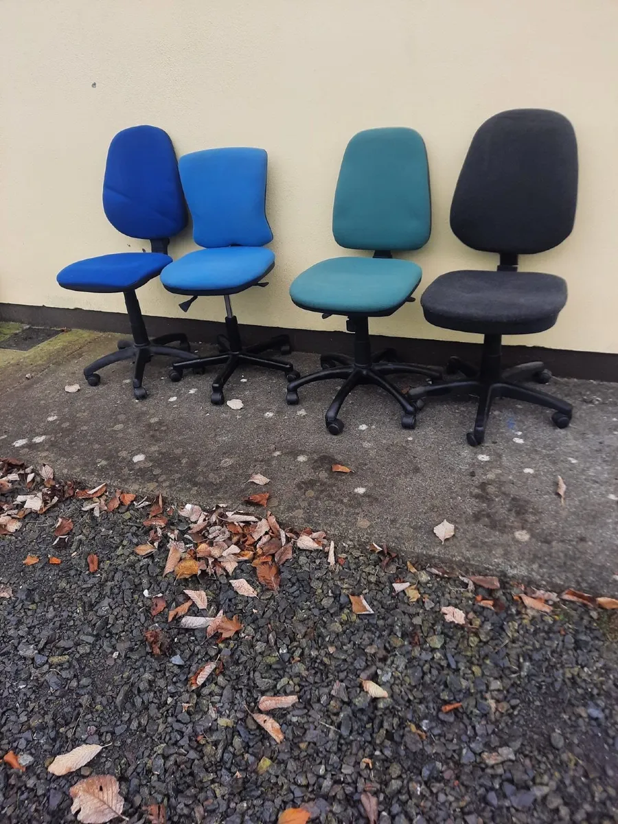 Office chairs - Image 1