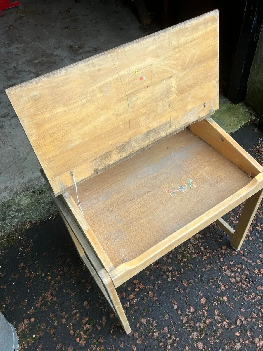 Childs desk - Image 2